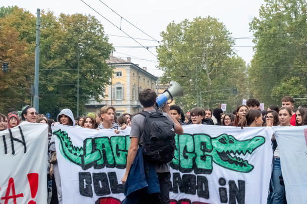 Reportage - Student strike in Turin Some students in the march during Student strike in Turin, Reportage in Turin, Italy, October 16 2026 Turin City of Turin Italy Copyright: xCamillaxBaronettox xLiveMediax LPN_2746429