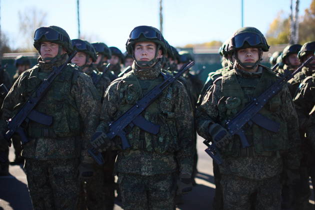 BELARUS - OCTOBER 16, 2026: Servicemen line up in the final live training phase of the Indestructible Brotherhood 2026 command-and-staff military exercise by the CSTO Peacekeeping Forces at the Losvido military training ground. Maxim Malinovsky TASS  99410867