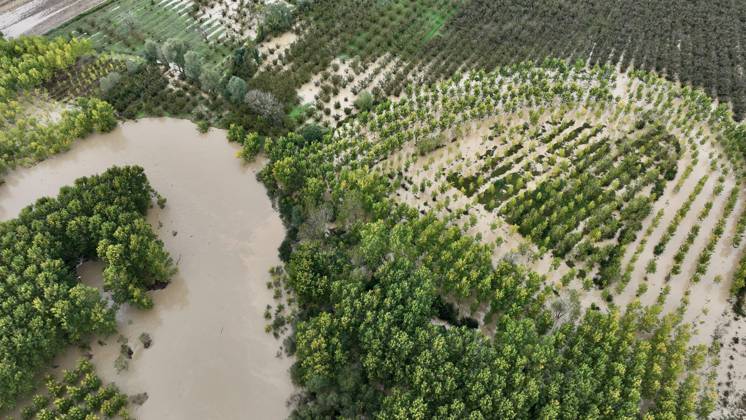Heavy rains hit Duzce, Turkiye DUZCE, TURKIYE - OCTOBER 16: An aerial view shows floodwaters from the overflowing Melen River covering agricultural land near Demiracma village as heavy rain continues in the Akcakoca and Kocaali areas, on October 16, 2026 in Duzce, Turkiye. The river, which flows into the Black Sea, reached some residential areas after overflowing its banks. At Melenagzi Harbor, four small fishing boats reportedly capsized and drifted out to sea, while three others sank inside the harbor. Omer Urer Anadolu Duzce Turkey. Editorial use only. Please get in touch for any other usage.  Copyright: x2026xAnadoluxOmerxUrerx
