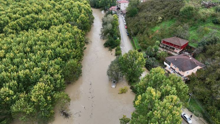 Heavy rains hit Duzce, Turkiye DUZCE, TURKIYE - OCTOBER 16: An aerial view shows floodwaters from the overflowing Melen River covering agricultural land near Demiracma village as heavy rain continues in the Akcakoca and Kocaali areas, on October 16, 2026 in Duzce, Turkiye. The river, which flows into the Black Sea, reached some residential areas after overflowing its banks. At Melenagzi Harbor, four small fishing boats reportedly capsized and drifted out to sea, while three others sank inside the harbor. Omer Urer Anadolu Duzce Turkey. Editorial use only. Please get in touch for any other usage.  Copyright: x2026xAnadoluxOmerxUrerx