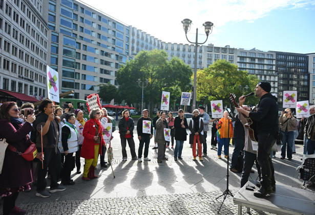 Rally calling for an AfD ban in Berlin BERLIN, GERMANY - OCTOBER 16: People take part in a rally near the Bundesrat calling for proceedings to ban the far-right Alternative for Germany (AfD) party and urge North Rhine-Westphalia Minister-President Hendrik Wüst to support their demand, as he is set to be elected President of the Bundesrat that day, in Berlin, Germany, on 16 October 2026. The rally is organized by the alliance NRW Appeal: AfD Ban Now , which reportedly collected more than 120,000 signatures in support of an AfD ban in North Rhine-Westphalia and is urging the Bundesrat to initiate proceedings before the Federal Constitutional Court to ban the party. Volodymyr Sindieiev Anadolu Berlin Germany. Editorial use only. Please get  Copyright: x2026xAnadoluxVolodymyrxSindieievx