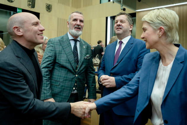 Meeting, Bundesrat, Berlin; Meeting, Bundesrat, Berlin; Minister-President, Sven Schulze, Steffen Schütz, Thüringen Gerecht; Minister-President, Manuela Schwesig; Berlin; Berlin; GER