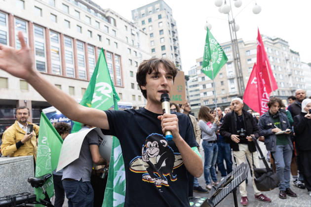 IPA89767297 - Milan, October 16, 2026, Piazza San Babila, Fridays for Future Italy rally, global climate strike, climate and environmental activists in photos: protesters  Copyright: xFrancescoxEnriquezx xFrancescoxEnriquezx IPA89767297