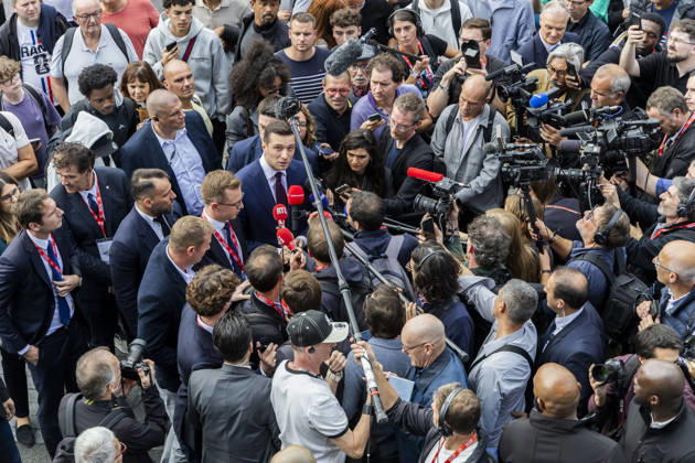 Paris, France October 16, 2026 - Paris Motor Show - Jordan Bardella RN, RASSEMBLEMENT NATIONAL, BARDELLA, SALON DE L AUTO, INDUSTRIE AUTOMOBILE, ECONOMIE, VOITURES, JOURNALISTES, MEDIAS, MICRO TENDU  Copyright: xVincentxIsorex