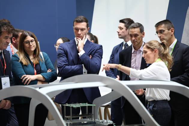 BARDELLA MONDIAL AUTO PHOTOPQR LE PARISIEN Le Parisien Arnaud Journois October 16, 2026 Paris, October 16, 2026 2026 Paris Motor Show National Rally (RN) President Jordan Bardella visits thePhoto: Le Parisien, Arnaud Journois Jordan Bardella, president of the French far-right party Rassemblement National (RN), during a visit to the 91st edition of the Paris International Auto Show at the Porte de Versailles in Paris on October 16, 2026, France  Copyright: xPHOTOPQR LExPARISIEN MAXPPPxLexParisienx xArnaudxJournoisx 20261016LPA2989 20261016LPA2989