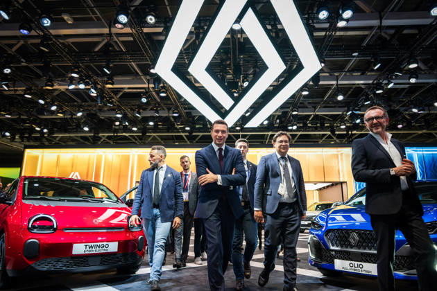 Jordan Bardella visit the Paris Motor Show - Paris President of French far-right party Rassemblement National (RN) Jordan Bardella during a visit at the 91st edition of the international Paris Motor Show (Mondial de l’auto) at the Porte de Versailles in Paris on October 16, 2026. Photo by Alexis Jumeau ABACAPRESS.COM Paris France  Copyright: xJumeauxAlexis ABACAx