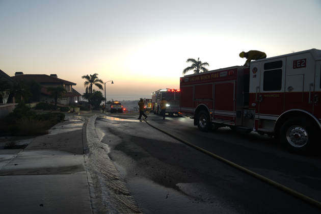 Norte fire in Orange County, California ORANGE COUNTY, CALIFORNIA - OCTOBER 16: A view of fire trucks as firefighters battle with flames during the Norte Fire of wildfire in San Juan Capistrano of Orange County, California, United States on October 16, 2026. Tayfun Coskun Anadolu California United States. Editorial use only. Please get in touch for any other usage.  Copyright: x2026xAnadoluxTayfunxCoskunx