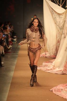 RECORD DATE NOT STATED Hisha s fashion show at SPFW. Sao Paulo (SP), 10 16 2026 - Fashion SPFW - Hisha fashion show during Sao Paulo Fashion Week N61 at Pacubra in Ibirapuera, Sao Paulo.(Foto: Fabricio Bomjardim Thenews2 imago images) Hisha s fashion show at SPFW. Copyright: xFabricioxBomjardimx