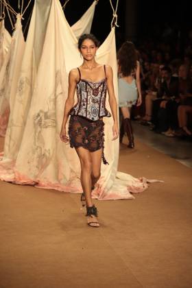 RECORD DATE NOT STATED Hisha s fashion show at SPFW. Sao Paulo (SP), 10 16 2026 - Fashion SPFW - Hisha fashion show during Sao Paulo Fashion Week N61 at Pacubra in Ibirapuera, Sao Paulo.(Foto: Fabricio Bomjardim Thenews2 imago images) Hisha s fashion show at SPFW. Copyright: xFabricioxBomjardimx