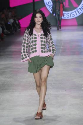 RECORD DATE NOT STATED Santa Resistencia presents its collection at SPFW N61. Sao Paulo (SP), 10 16 2026 Fashion SPFW n61 The Santa Resistencia brand presents its collection during Sao Paulo Fashion Week n61, in Sao Paulo, this Friday (16).(Foto: Leco Viana Thenews2 imago images) Santa Resistencia presents its collection at SPFW N61. Copyright: xLecoxVianax