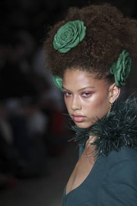 RECORD DATE NOT STATED Santa Resistencia presents its collection at SPFW N61. Sao Paulo (SP), 10 16 2026 Fashion SPFW n61 The Santa Resistencia brand presents its collection during Sao Paulo Fashion Week n61, in Sao Paulo, this Friday (16).(Foto: Leco Viana Thenews2 imago images) Santa Resistencia presents its collection at SPFW N61. Copyright: xLecoxVianax