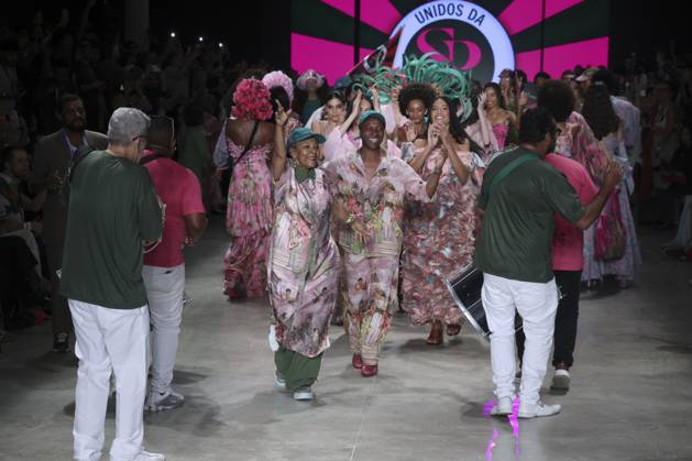 RECORD DATE NOT STATED Santa Resistencia presents its collection at SPFW N61. Sao Paulo (SP), 10 16 2026 Fashion SPFW n61 The Santa Resistencia brand presents its collection during Sao Paulo Fashion Week n61, in Sao Paulo, this Friday (16).(Foto: Leco Viana Thenews2 imago images) Santa Resistencia presents its collection at SPFW N61. Copyright: xLecoxVianax