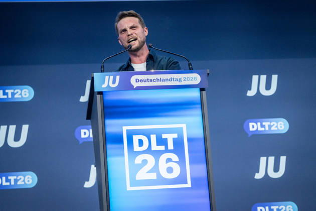 Kevin Gniosdorz, State Chairman of the JU in North Rhine-Westphalia, delivers his speech on the first day of the 78th Germany Day 2026 in Bonn. Junge Union (JU), the youth organization of the CDU and CSU, Bonn, North Rhine-Westphalia, Germany, World Conference Center Bonn