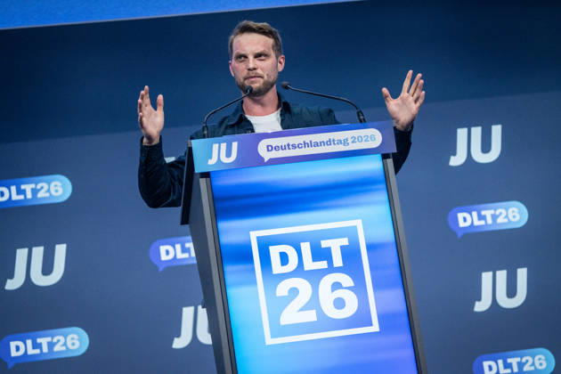Kevin Gniosdorz, State Chairman of the JU in North Rhine-Westphalia, delivers his speech on the first day of the 78th Germany Day 2026 in Bonn. Junge Union (JU), the youth organization of the CDU and CSU, Bonn, North Rhine-Westphalia, Germany, World Conference Center Bonn
