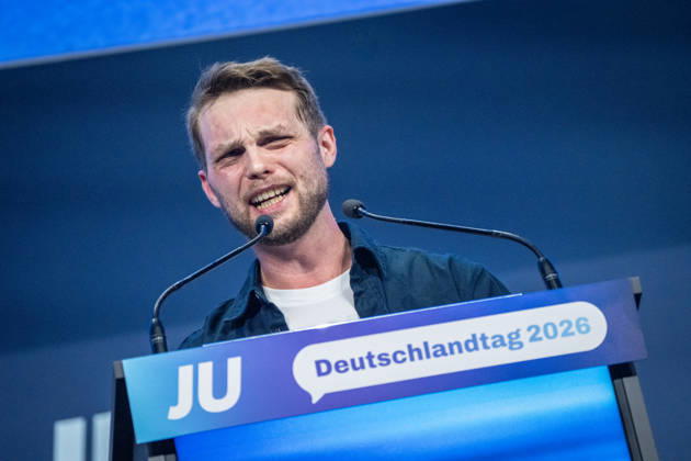 Kevin Gniosdorz, State Chairman of the JU in North Rhine-Westphalia, delivers his speech on the first day of the 78th Germany Day 2026 in Bonn. Junge Union (JU), the youth organization of the CDU and CSU, Bonn, North Rhine-Westphalia, Germany, World Conference Center Bonn