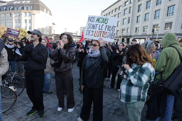 This image shows youths gather for a protest action at the Central Station in Brussels on Saturday 17 October 2026.  NICOLASxMAETERLINCK 190059821