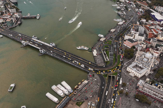Heavy rain turns Istanbul’s coastal waters brown ISTANBUL, TURKIYE - OCTOBER 17: An aerial view of the brown-colored waters along parts of the Bosphorus and the Golden Horn in Istanbul, Turkiye, following heavy rainfall, on October 17, 2026. Hakan Akgun Anadolu Istanbul Turkey. Editorial use only. Please get in touch for any other usage.  Copyright: x2026xAnadoluxHakanxAkgunx