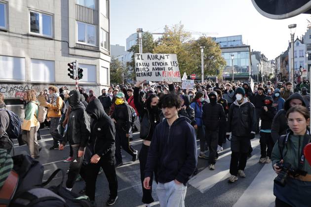 This image shows youths gather for a protest action at the Central Station in Brussels on Saturday 17 October 2026.  NICOLASxMAETERLINCK 190063521
