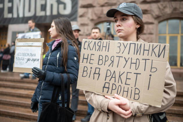 Kyiv residents demonstrate outside City Hall demanding Mayor Vitali Klitschko s resignation over winter readiness and shelter shortages KYIV, UKRAINE - OCTOBER 17: Demonstrators, holding banners, gather outside the Kyiv City State Administration building on Khreshchatyk Street to demand the resignation of Kyiv Mayor Vitali Klitschko in Kyiv, Ukraine on October 17, 2026. Local residents expressed growing dissatisfaction over city administration performance, including municipal winter readiness, slow deployment of mobile shelters, illegal real estate developments in protected green zones, and municipal budget allocation during the war. Danylo Antoniuk Anadolu Kyiv Ukraine. Editorial use only. Please get in touch for any other usage.  Copyright: x2026xAnadoluxDanyloxAntoniukx