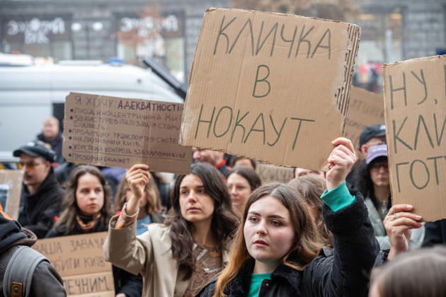 Kyiv residents demonstrate outside City Hall demanding Mayor Vitali Klitschko s resignation over winter readiness and shelter shortages KYIV, UKRAINE - OCTOBER 17: Demonstrators, holding banners, gather outside the Kyiv City State Administration building on Khreshchatyk Street to demand the resignation of Kyiv Mayor Vitali Klitschko in Kyiv, Ukraine on October 17, 2026. Local residents expressed growing dissatisfaction over city administration performance, including municipal winter readiness, slow deployment of mobile shelters, illegal real estate developments in protected green zones, and municipal budget allocation during the war. Danylo Antoniuk Anadolu Kyiv Ukraine. Editorial use only. Please get in touch for any other usage.  Copyright: x2026xAnadoluxDanyloxAntoniukx