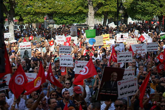 October 17, 2026, Tunis, Tunis, Tunisia, Tunisia: Demonstrators take to the streets of Tunis during a march calling for social and economic reforms and the protection of civil liberties, amid public concerns over rising living costs, workers™ rights and freedom of expression on October 17, 2026. Organized by trade unions, journalists™ representatives, lawyers and civil society groups, the demonstration brings together protesters demanding accountability and defending fundamental rights. The march highlights ongoing concerns over Tunisia™s economic situation and the space for public dissent. Tunis Tunisia - ZUMAm342 20261017_zsp_m342_039 Copyright: xHasanxMradx