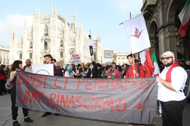 Demonstration by Italia in Piazza - Milano Demonstration by Italia in Piazza, the grassroots movement of students and young workers taking to the streets in 15 Italian cities in Milano Italy on October 17 2026. Photo by Francesco Enriquez IPA ABACAPRESS.COM Milano Italy  Copyright: xIPA ABACAx