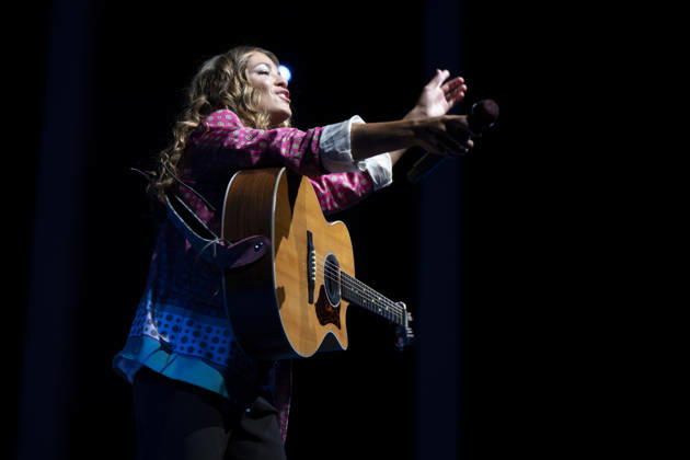 October 17, 2026, Madrid, Spain: Singer Sofia Ellar performs during a concert at the Plaza de Espana in Madrid. Madrid Spain  - ZUMAs197 20261017_aaa_s197_104 Copyright: xAtilanoxGarciax