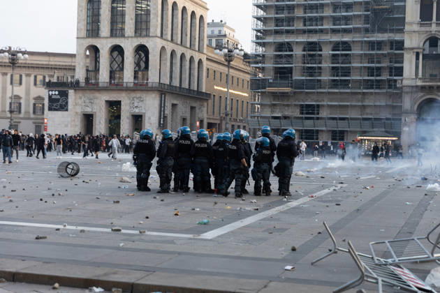IPA89812286 - Milan, October 17, 2026: Italia in Piazza demonstration; violent clashes between police and the student movement  Copyright: xFrancescoxEnriquezx xFrancescoxEnriquezx IPA89812286