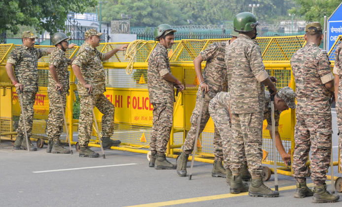 NEW DELHI, INDIA - OCTOBER 17: Delhi Police and paramilitary personnel on alert mode in the wake of ongoing protest at Raisina Road on on October 17, 2026 in New Delhi, India. (Photo by Raj K Raj Hindustan Times ) CJP Supporters Protest Demanding CEC Gyanesh Kumar s Resignation Over Voter List Changes