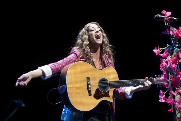 October 17, 2026, Madrid, Spain: Singer Sofía Ellar performs during a concert at the Plaza de Espana in Madrid. Madrid Spain - ZUMAs197 20261017_aaa_s197_115 Copyright: xAtilanoxGarciax