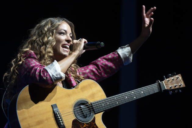 October 17, 2026, Madrid, Spain: Singer Sofía Ellar performs during a concert at the Plaza de Espana in Madrid. Madrid Spain - ZUMAs197 20261017_aaa_s197_128 Copyright: xAtilanoxGarciax