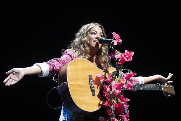 October 17, 2026, Madrid, Spain: Singer Sofia Ellar performs during a concert at the Plaza de Espana in Madrid. Madrid Spain  - ZUMAs197 20261017_aaa_s197_154 Copyright: xAtilanoxGarciax