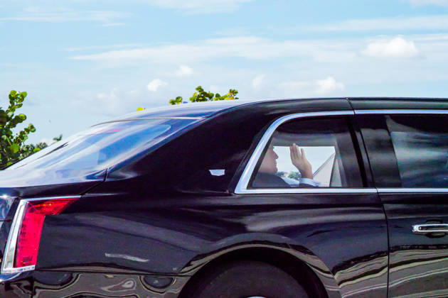 October 17, 2026, West Palm Beach, Fl, USA: President DONALD TRUMP is seen as he travels through Palm Beach while the motorcade heads to President Donald J. Trump International Airport for departure to a campaign rally in Northern Kentucky, October 17, 2026. West Palm Beach USA  - ZUMAc343 20261017_znp_c343_004 Copyright: xChrisxBeckettx