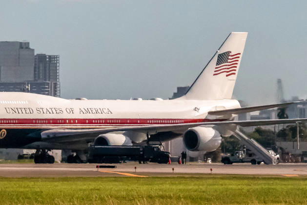 October 17, 2026, West Palm Beach, Fl, USA: The new VC-25B presidential aircraft, the next generation Air Force One, is seen being refueled on the tarmac at President Donald J. Trump International Airport before President Donald Trump departed South Florida for a campaign event in Northern Kentucky, October 17, 2026. West Palm Beach USA - ZUMAc343 20261017_znp_c343_013 Copyright: xChrisxBeckettx