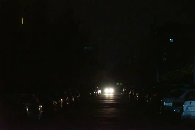 Power outage amid the Russia-Ukraine war in Lviv LVIV, UKRAINE – OCTOBER 17: People walk along dark streets during a power outage amid the Russia-Ukraine war and dropping temperatures in Lviv, Ukraine, on October 17, 2026. On the night of October 17, Russian forces launched a massive, combined-arms strike, targeting areas including the western regions of Ukraine. The energy sector was the primary target of the attacks. According to President Zelensky, the Russians inflicted one of the biggest blows to the Ukrainian energy sector today. Power outage schedules have been introduced across Ukraine. Olena Znak Anadolu L vivs ka Oblast Ukraine. Editorial use only. Please get in touch for any other usage.  Copyright: x2026xAnadoluxOlenaxZnakx