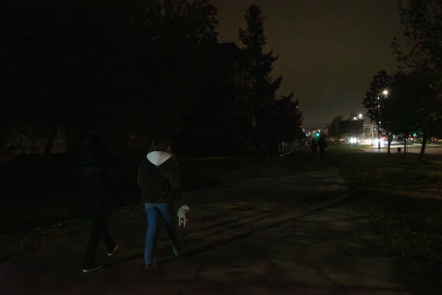 Power outage amid the Russia-Ukraine war in Lviv LVIV, UKRAINE – OCTOBER 17: People walk along dark streets during a power outage amid the Russia-Ukraine war and dropping temperatures in Lviv, Ukraine, on October 17, 2026. On the night of October 17, Russian forces launched a massive, combined-arms strike, targeting areas including the western regions of Ukraine. The energy sector was the primary target of the attacks. According to President Zelensky, the Russians inflicted one of the biggest blows to the Ukrainian energy sector today. Power outage schedules have been introduced across Ukraine. Olena Znak Anadolu L vivs ka Oblast Ukraine. Editorial use only. Please get in touch for any other usage. Copyright: x2026xAnadoluxOlenaxZnakx