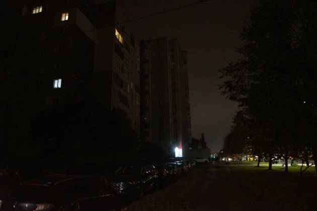Power outage amid the Russia-Ukraine war in Lviv LVIV, UKRAINE – OCTOBER 17: People walk along dark streets during a power outage amid the Russia-Ukraine war and dropping temperatures in Lviv, Ukraine, on October 17, 2026. On the night of October 17, Russian forces launched a massive, combined-arms strike, targeting areas including the western regions of Ukraine. The energy sector was the primary target of the attacks. According to President Zelensky, the Russians inflicted one of the biggest blows to the Ukrainian energy sector today. Power outage schedules have been introduced across Ukraine. Olena Znak Anadolu L vivs ka Oblast Ukraine. Editorial use only. Please get in touch for any other usage. Copyright: x2026xAnadoluxOlenaxZnakx