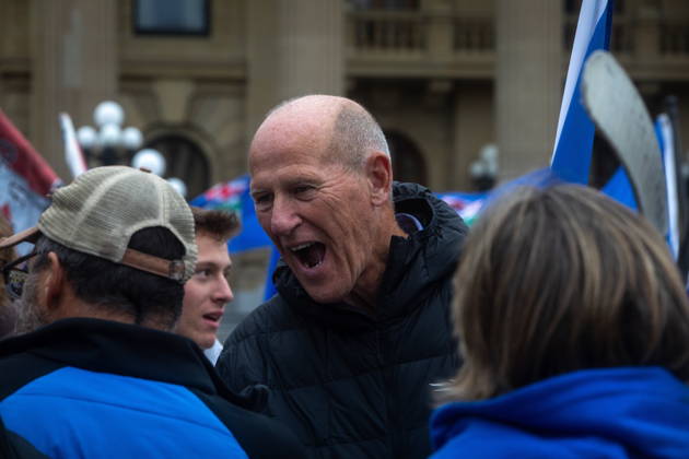 October 17, 2026, Edmonton, Ab, Canada: Mitch Sylvestre chats with attendees during an Alberta independence rally at the Alberta legislature, in Edmonton on Saturday, Oct. 17, 2026. Edmonton Canada  - ZUMAc35_ 20261017_zaf_c35_039 Copyright: xAmandaxMayxEricksonx