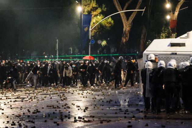 Fires And Clashes In Tirana TIRANA, ALBANIA, OCTOBER 17, 2026: Demonstrators clash with riot police near the Prime Minister™s Office during student-led anti-government protests in central Tirana. Protesters throw stones and pyrotechnics, while police use tear gas, water cannons and rubber bullets. Fires break out at the High Court and the entrance to a Bank of Albania building as unrest continues for a fifth consecutive day. Demonstrators demand better university conditions and the resignation of Prime Minister Edi Rama. Tirana Albania Copyright: x xVlasovxSulajx xJNAxPressx