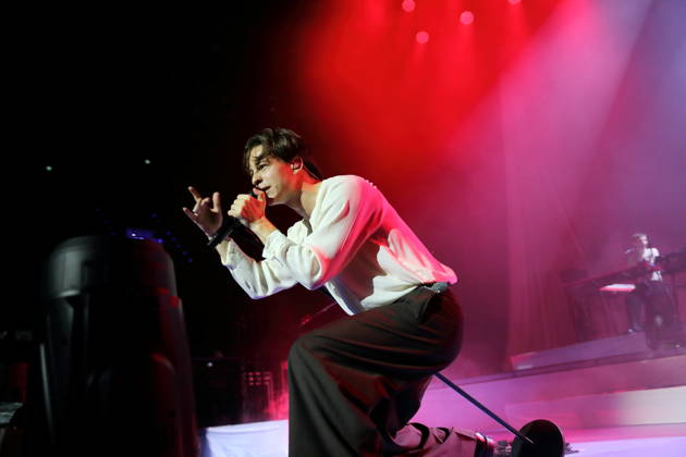 Frederik Fred Rabe of the band Giant Rooks at a concert at the Max Schmeling Halle in Berlin, October 17, 2026 Giant Rooks Concert Berlin