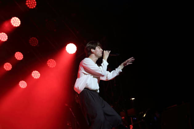 Frederik Fred Rabe of the band Giant Rooks at a concert at the Max Schmeling Halle in Berlin, October 17, 2026 Giant Rooks Concert Berlin