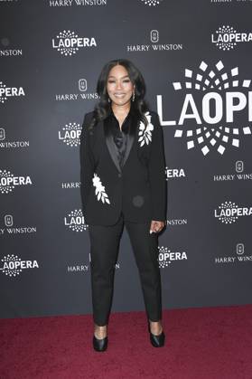 Angela Bassett at arrivals for LA Opera s Opening Night Gala, Dorothy Chandler Pavilion in The Music Center, Los Angeles, CA, October 17, 2026. Photo By: Elizabeth Goodenough Everett Collection LA Opera s Opening Night Gala PUBLICATIONXNOTxINxCANxCHNxFRAxITAxJPNxNORxPOLxRUSxESPxUKxUSA