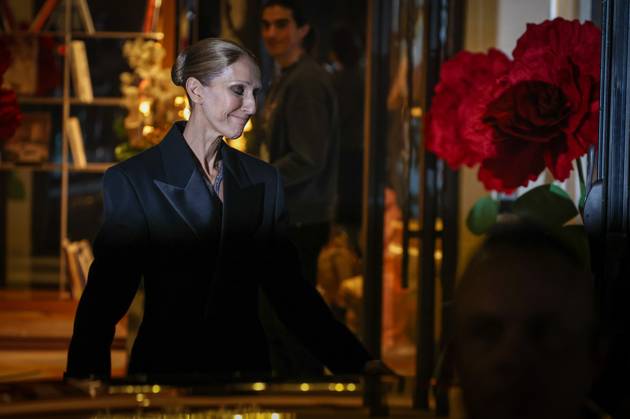 CÉLINE DION RETURNS TO HER HOTEL PHOTOPQR LE PARISIEN LP Fred Dugit Paris, Oct. 17, 2026 Culture Paris 8th arrondissement, October 17, 2026 Céline Dion returns to the Royal Monceau, watched by her son and Nelson Angélil, after her final Paris show. She has just completed a sixteen-date concert residency at La Plénitude in Nanterre LP Fred Dugit Paris 8th arrondissement, October 17, 2026 Céline Dion returns to the Royal Monceau following her final Parisian show. She has just concluded a sixteen-date concert residency at La Plénitude in Nanterre. Local Caption Céline Dion Paris 75 France  Copyright: xPHOTOPQR LExPARISIEN MAXPPPxLPx xFredxDugitx 20261018LPA0195 20261018LPA0195