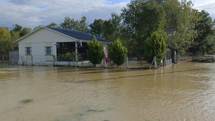 Heavy rainfall causes flooding in northwestern Turkiye KOCAELI, TURKIYE - OCTOBER 18: An area is submerged in floodwaters following heavy rainfall overnight in the Kandira district of Kocaeli, northwestern Turkiye, on October 18, 2026. The downpour inundates agricultural fields, roads and residential gardens in several areas. Murat Yildirim Anadolu Kocaeli Turkey. Editorial use only. Please get in touch for any other usage.  Copyright: x2026xAnadoluxMuratxYildirimx