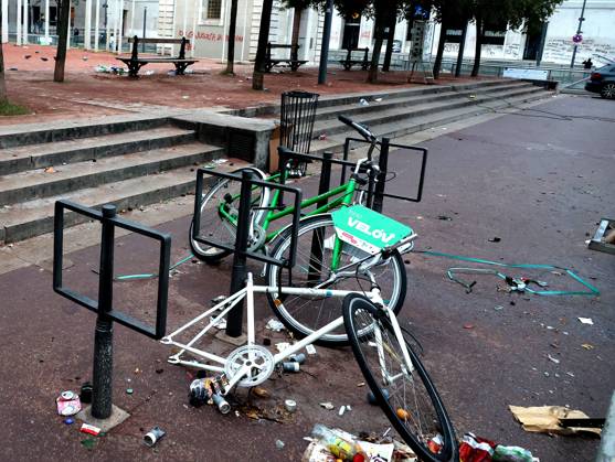 Riots and Looting: The Day After the Protest PHOTOPQR LE PROGRES Richard MOUILLAUD Lyon, October 18, 2026 Riots and Looting: The Day After the Protest Riots and Looting: The Day After the Protest Extensive damage, broken bicycles, set-on-fire trash cans Lyon, October 18, 2026 20,000 people demonstrated in the streets of Lyon Violence overshadowed the protesters’ demands, resulting in a level of chaos rarely seen in the city The tourist office was set on fire and numerous stores were looted Lyon, October 18, 2026: 20,000 people demonstrated in the streets of Lyon. Violence overshadowed the protesters’ demands, resulting in a level of chaos rarely seen in the city. The tourist office was set on fire, and a great many shops were looted. Lyon,  Copyright: xPHOTOPQR LExPROGRES MAXPPPxRichardxMOUILLAUDx 20261018LPL0408 20261018LPL0408