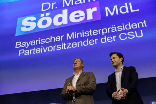 Young Union Germany Day in Bonn: Speech by the Federal Chancellor, October 17, 26. Closing photo with Johannes WINKEL, Member of the Bundestag and Federal Chairman of the Young Union (CDU), and Federal Chancello Copyright: xMarcxJohnx