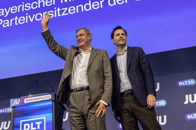 Young Union Germany Day in Bonn: Speech by the Federal Chancellor, October 17, 26. Closing photo with Johannes WINKEL, Member of the Bundestag and Federal Chairman of the Young Union (CDU), and Federal Chancello Copyright: xMarcxJohnx
