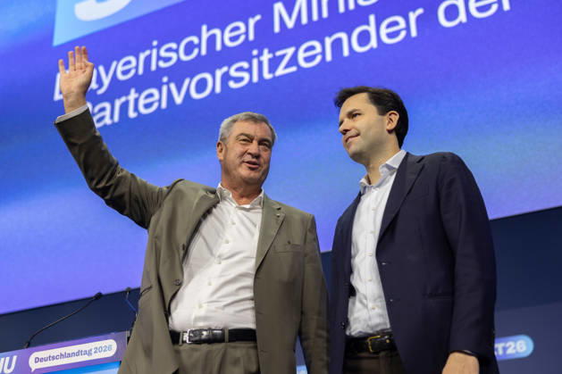 Young Union Germany Day in Bonn: Speech by the Federal Chancellor, October 17, 26. Closing photo with Johannes WINKEL, Member of the Bundestag and Federal Chairman of the Young Union (CDU), and Federal Chancello Copyright: xMarcxJohnx