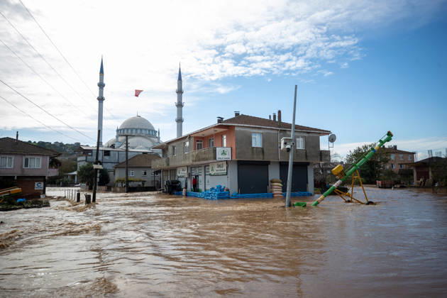 Heavy rainfall causes flooding in Sakarya, Turkiye SAKARYA, TURKIYE - OCTOBER 18: Floodwaters inundate the Daricayiri neighborhood in the Karasu district of Sakarya, northwestern Turkiye, on October 18, 2026. Heavy rainfall throughout the night causes a stream to overflow, flooding streets and residential areas Ibrahim Yozoglu Anadolu Sakarya Turkey. Editorial use only. Please get in touch for any other usage.  Copyright: x2026xAnadoluxIbrahimxYozoglux