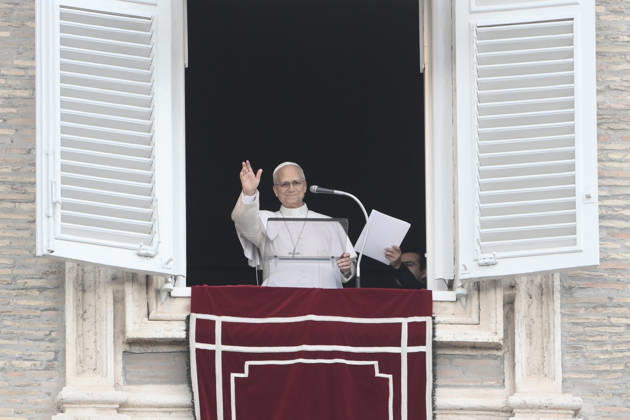Pope Leo XIV leads Angelus prayer at Vatican VATICAN CITY, VATICAN - OCTOBER 18: Pope Leo XIV addresses worshippers from the window of the Apostolic Palace overlooking St. Peter s Square during the Sunday Angelus prayer in Vatican City, Vatican, on October 18, 2026. Isabella Bonotto Anadolu Vatican City Vatican. Editorial use only. Please get in touch for any other usage.  Copyright: x2026xAnadoluxIsabellaxBonottox